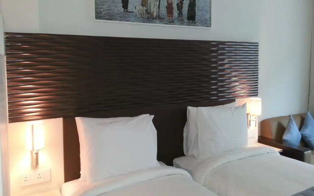 Ambar Sarovar Portico Hotel - Gandhidham