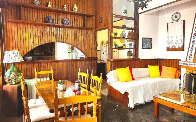 Yalla Hotel Chorefto