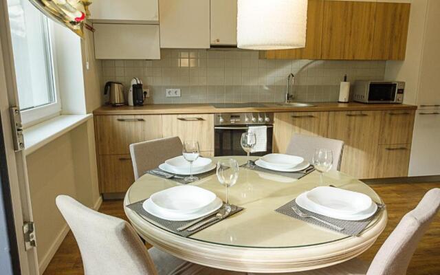 Charming 1BD Old Town Apartment by Hostlovers