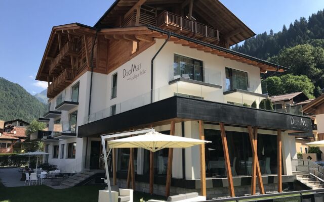 Dolomeet Boutique Hotel