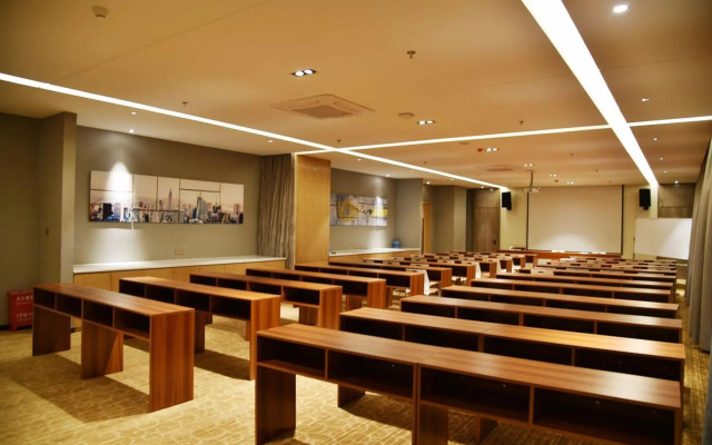 Echarm Hotel Qingyuan Stadium Branch