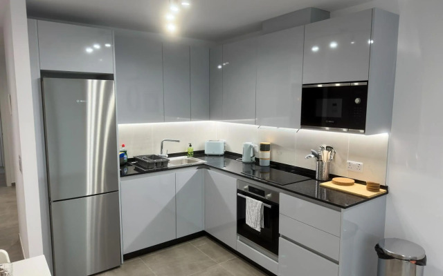 Brand New - Massive Studio - E1 - Self Catering