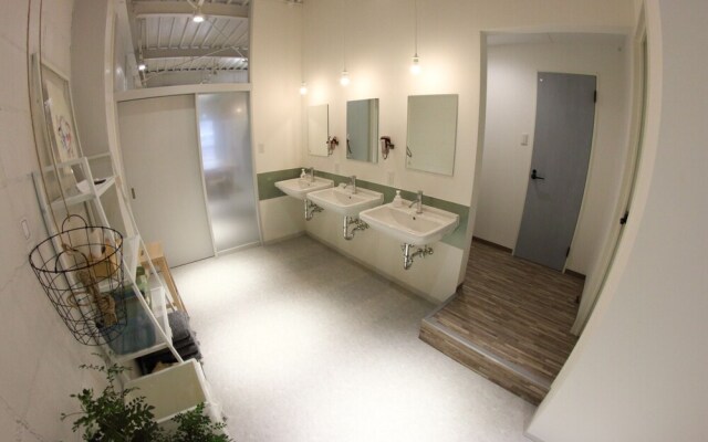 Travelers' house ROOTs - Hostel