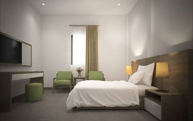 Royce Hotel