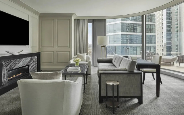 Four Seasons Hotel One Dalton Street, Boston