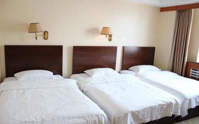 Dalian Railway Hotel