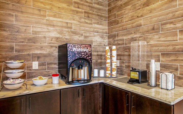 Comfort Suites Fishkill near Interstate 84