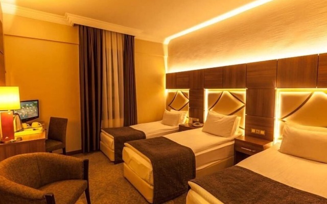 Rumi Hotel