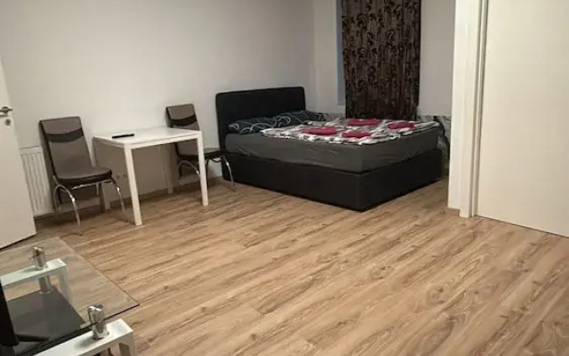 Cozy 1BR Apt with Lounge Central Vienna