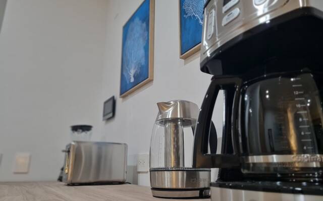 Luxury Sea view Studio on the 5th Av