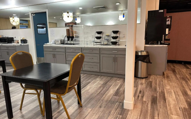 HomeTowne Studios by Red Roof Yuba City Bonanza – Marysville