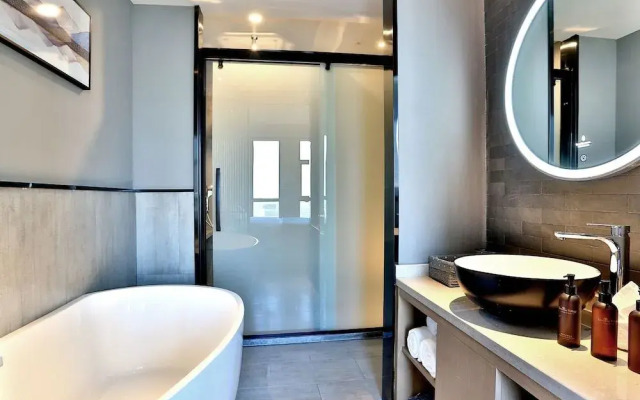 Mehood Lestie Hotel New Century Avenue