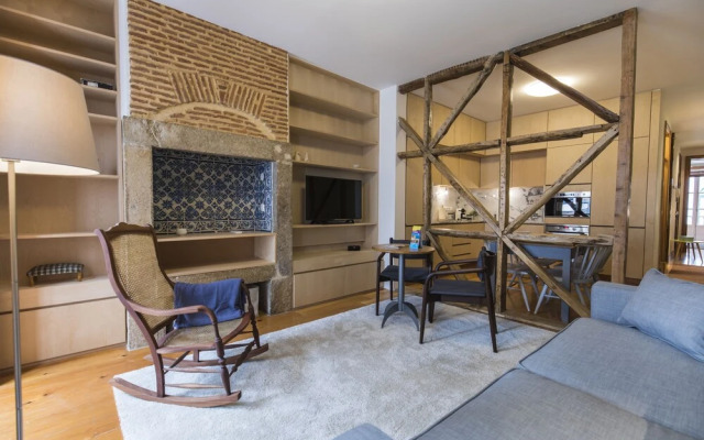 Rustic Flat at Lisbon's Heart
