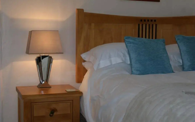 Castle Arms Hotel