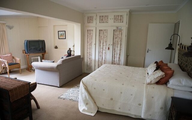 Twin Pools Lodge B and B
