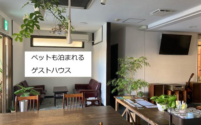 J-Hoppers Beppu Guesthouse