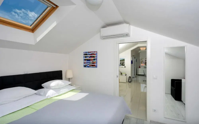 Blue Bay Residence