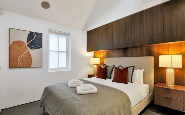 Paddington Luxury 3-bed Mews Private Cinema Gym