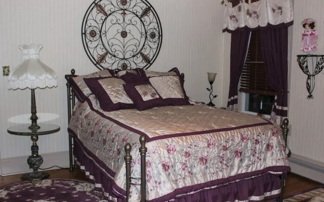 Carriage Stop Bed & Breakfast