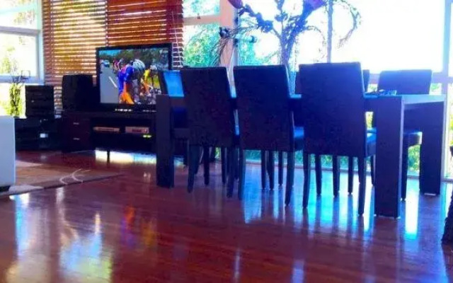 Castlepeak HomeStyle Accommodation