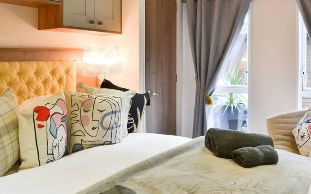Luxury Boutique Style Lodge With hot tub