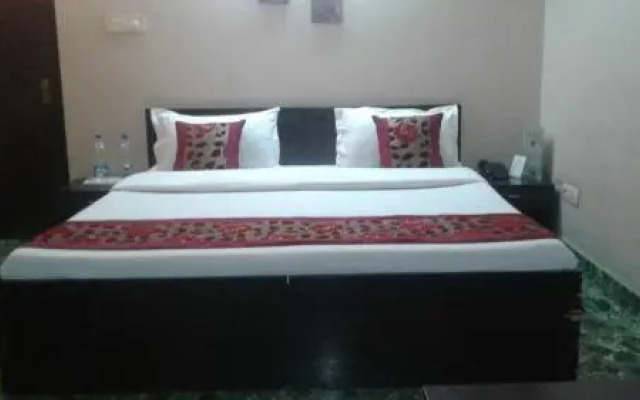 Pamposh Guest House