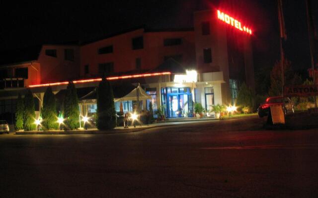 Formula 1 Motel