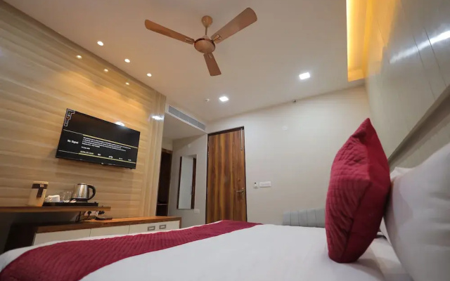 Hotel Taj Crown Plaza