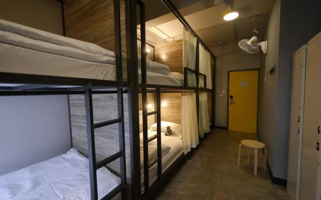 Happy Monkey Hostel Bangkok