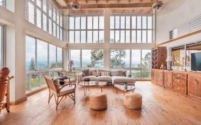 Paradise Retreat With Stunning Views in Jarabacoa