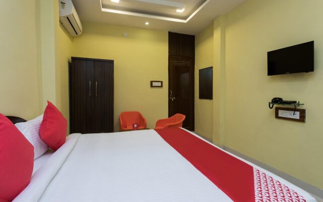 OYO 16121 Hotel Antilia
