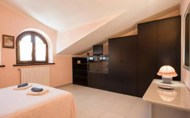 ALTIDO Villa for 4 with Garden close to Pisa