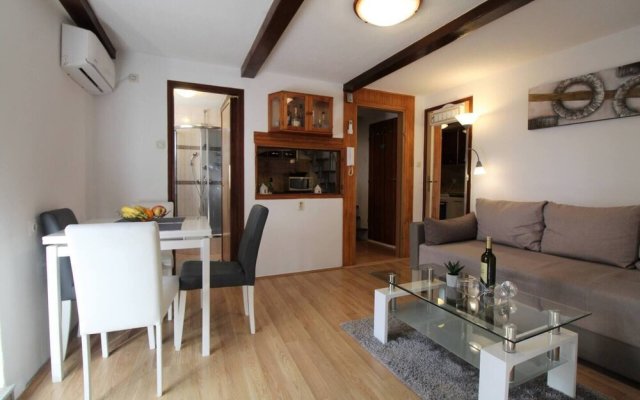 Lovely 2-bed Apartment in Rovinj