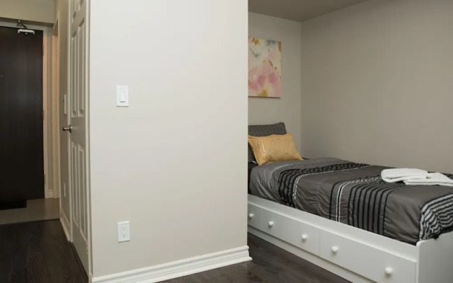 Sarkar Suites-Downtown Apartments