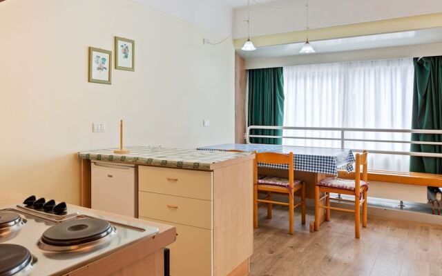 Decent Holiday Home in Mezzana With Garage