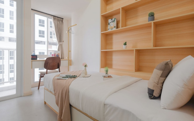 Restful And Minimalist Studio Room Tokyo Riverside Pik 2 Apartment – Guest Rooms – Jakarta