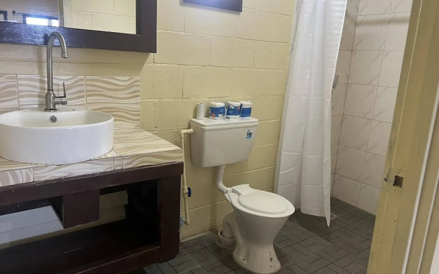 Transit Motel - Hostel