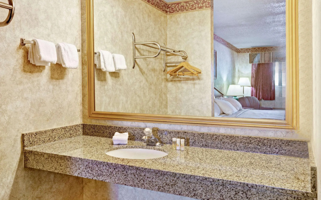 Americas Best Value Inn & Suites Monroe