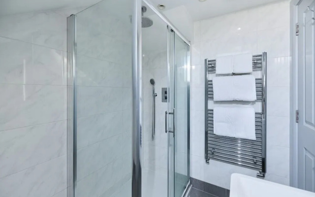 The Leghorn Quarters - Modern 3bdr With Balcony