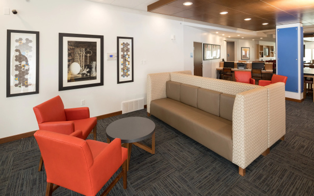 Holiday Inn Express Hotel & Suites Bay City by IHG