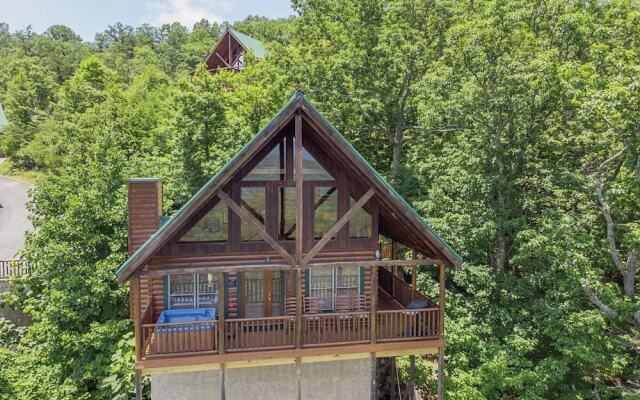 Majestic Mountain View by Heritage Cabin Rentals