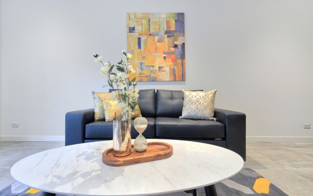 New Luxury Manhattan style in heart of CBD
