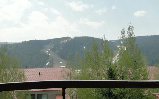 204 Ski Run by RedAwning