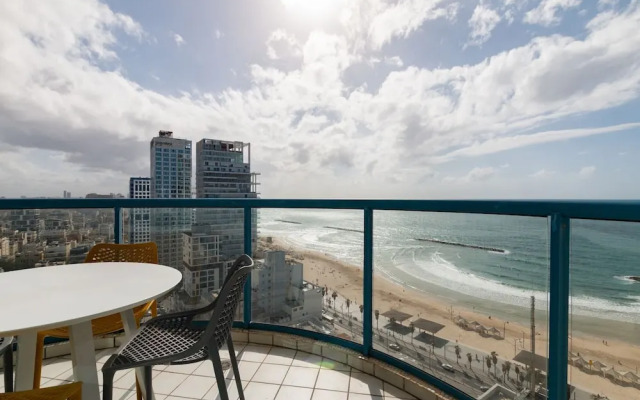Outstanding Beach Complex W Pool