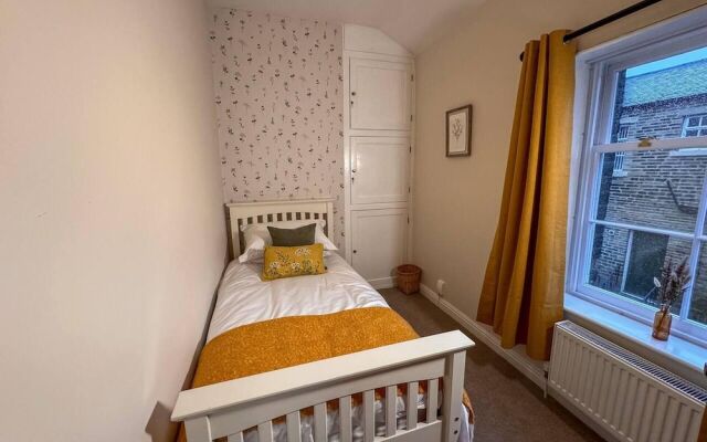 Captivating 3-bed Cottage in Saltaire