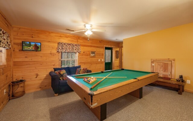 Sleepin' Inn 2 Bedroom Cabin by RedAwning