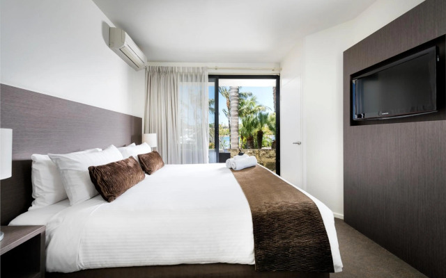 Pier 21 Riverside Apartment Hotel