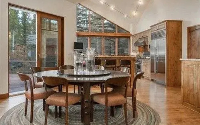 Pine Ridge - 5 Bedrooms Home