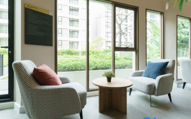 Sathon-Charoen Nakhon Condo