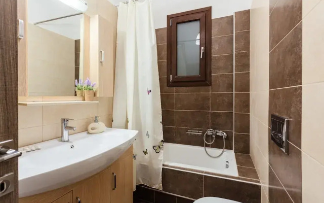 Armonia by the Sea - Majestic Seaside Retreat